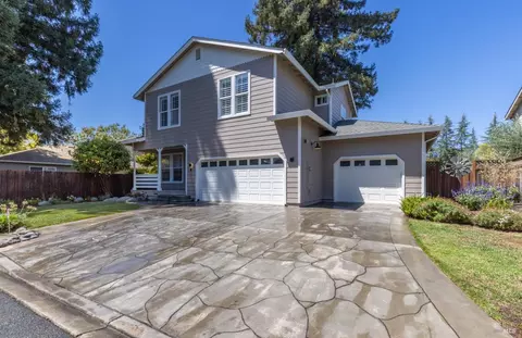 8 Nicholas Ct, Napa, CA 94558