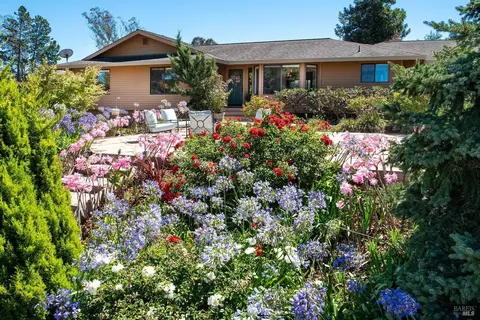 64 Balma Ln, Petaluma, CA 94952