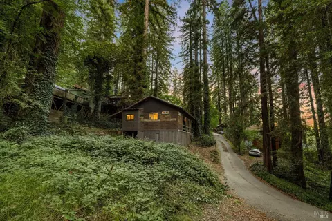 69 Mission St, Camp Meeker, CA 95419
