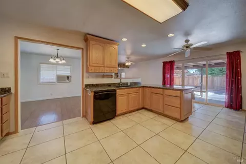 1091 Hawk Ln, Fairfield, CA 94533 photo 22