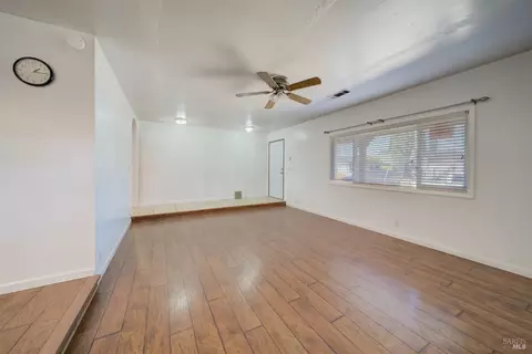 1091 Hawk Ln, Fairfield, CA 94533 photo 10