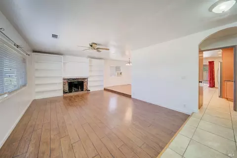 1091 Hawk Ln, Fairfield, CA 94533 photo 8