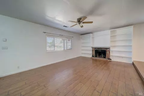 1091 Hawk Ln, Fairfield, CA 94533 photo 11