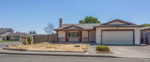 1091 Hawk Ln, Fairfield, CA 94533 photo 3