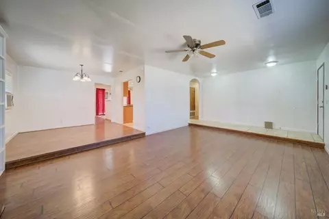 1091 Hawk Ln, Fairfield, CA 94533 photo 9