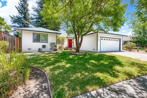 4126 Trinity Dr, Santa Rosa, CA 95405