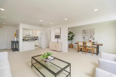 100 Thorndale Dr #424, San Rafael, CA 94903