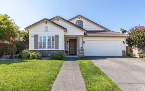 1134 Mitchell Ln, Windsor, CA 95492