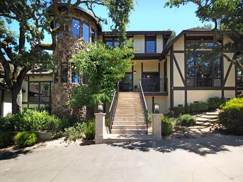 4731 Woodview Dr, Santa Rosa, CA 95405