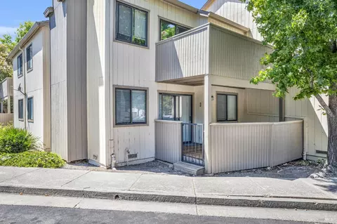 2752 Westberry Dr, Santa Rosa, CA 95403