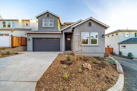 105 Grace Ln, Napa, CA 94559