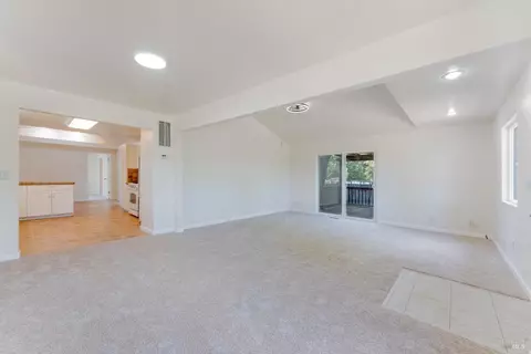 985 E Gobbi St, Ukiah, CA 95482 photo 5