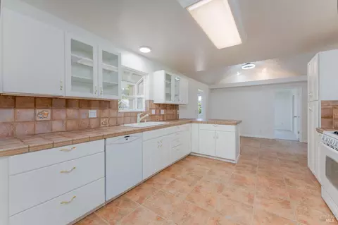 985 E Gobbi St, Ukiah, CA 95482 photo 7