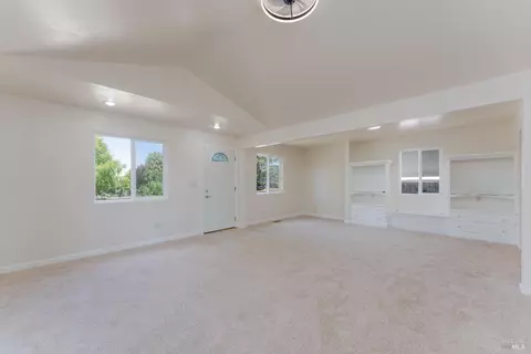 985 E Gobbi St, Ukiah, CA 95482 photo 3