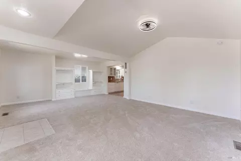 985 E Gobbi St, Ukiah, CA 95482 photo 4