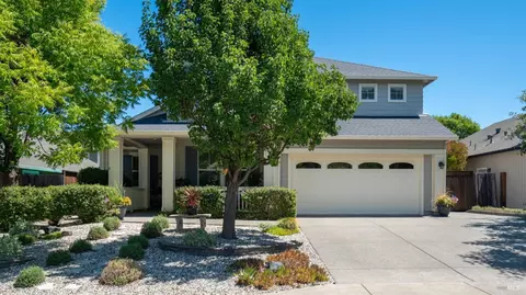 108 Primrose Ln, Cloverdale, CA 95425