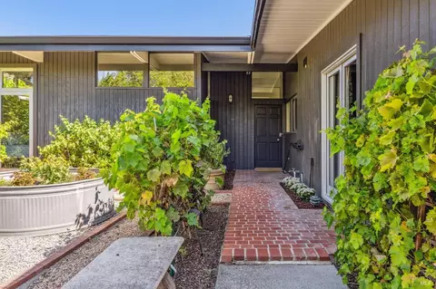 388 Hickory Ln, San Rafael, CA 94903