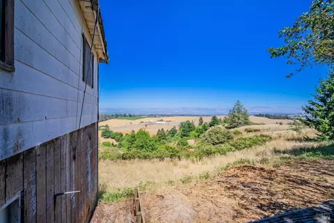 5225 Burnside Rd, Sebastopol, CA 95472 photo 2