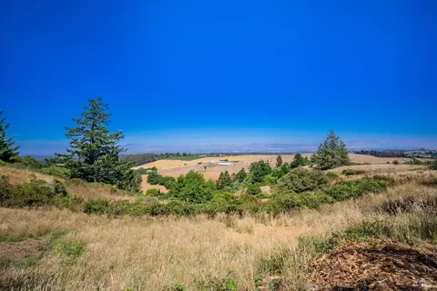 5225 Burnside Rd, Sebastopol, CA 95472