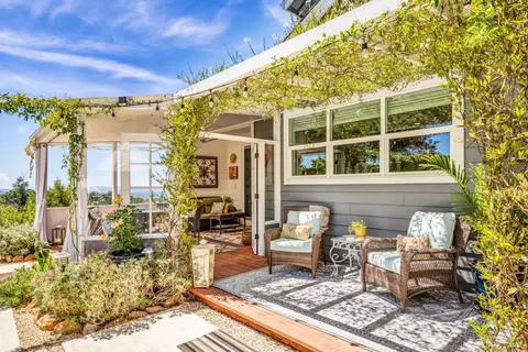 5790 Fairway Knoll Ct, Santa Rosa, CA 95403
