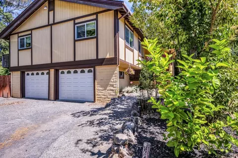 6621 1st St, Forestville, CA 95436
