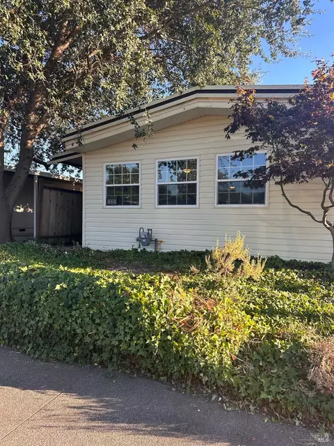 12 Charro Ct, Santa Rosa, CA 95401