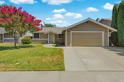 699 Shannon Dr, Vacaville, CA 95688