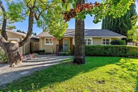 2393 W Pueblo Ave, Napa, CA 94558
