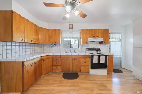 1502 E 2nd St, Benicia, CA 94510 photo 11