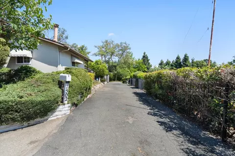 1502 E 2nd St, Benicia, CA 94510 photo 2