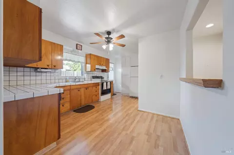 1502 E 2nd St, Benicia, CA 94510 photo 10