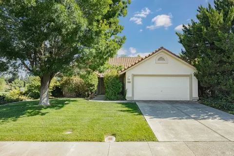 801 Wethersfield Dr, Vacaville, CA 95688