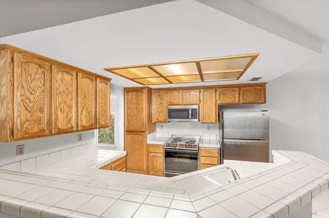 801 Wethersfield Dr, Vacaville, CA 95688 photo 12