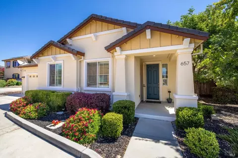 657 Del Mar Cir, Vacaville, CA 95688