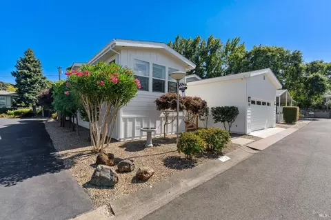 102 Champagne Dr, Yountville, CA 94599