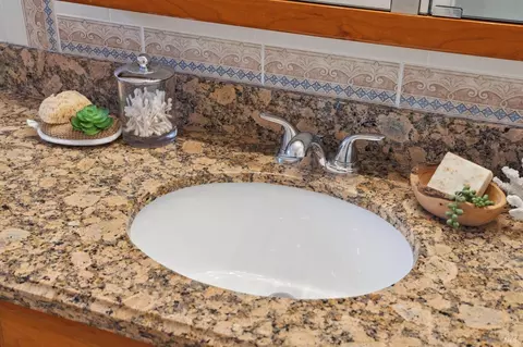 Bath - 204 Granada Dr, Corte Madera, CA 94925 photo 5 of 5