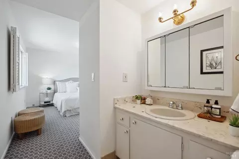 Bath - 204 Granada Dr, Corte Madera, CA 94925 photo 2 of 5