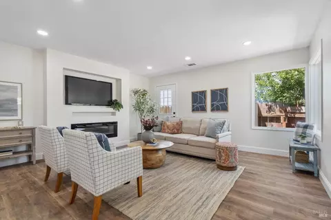 2123 Parrish Rd, Napa, CA 94559