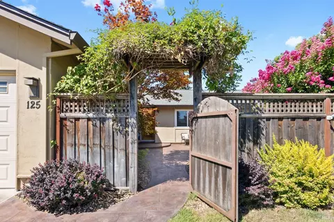 125 Temelec Cir, Sonoma, CA 95476