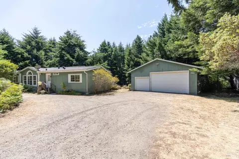 46150 Iversen Dr, Gualala, CA 95445