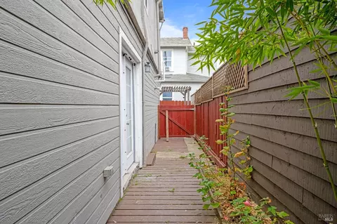 746 Florida St, Vallejo, CA 94590 photo 32