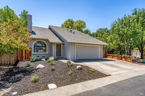 607 Oman Springs Cir, Sonoma, CA 95476