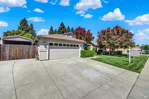 1525 Hannah Ct, Dixon, CA 95620 photo 2