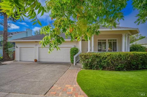 5736 Evening Way, Santa Rosa, CA 95409