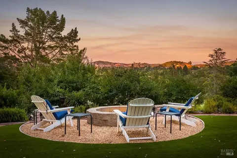 27 Villa Vista Ct, Novato, CA 94947