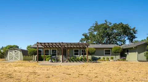 9805 Tolleson Ln, Windsor, CA 95492