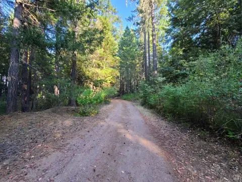 1 Mina Rd, Covelo, CA 95428