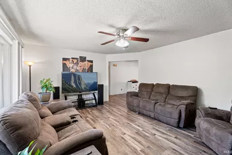 220 Bonnie Ln, Willits, CA 95490 photo 3