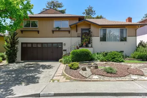 1737 Tuolumne St N, Vallejo, CA 94589