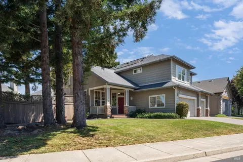 1110 Jennifer Ln, Windsor, CA 95492